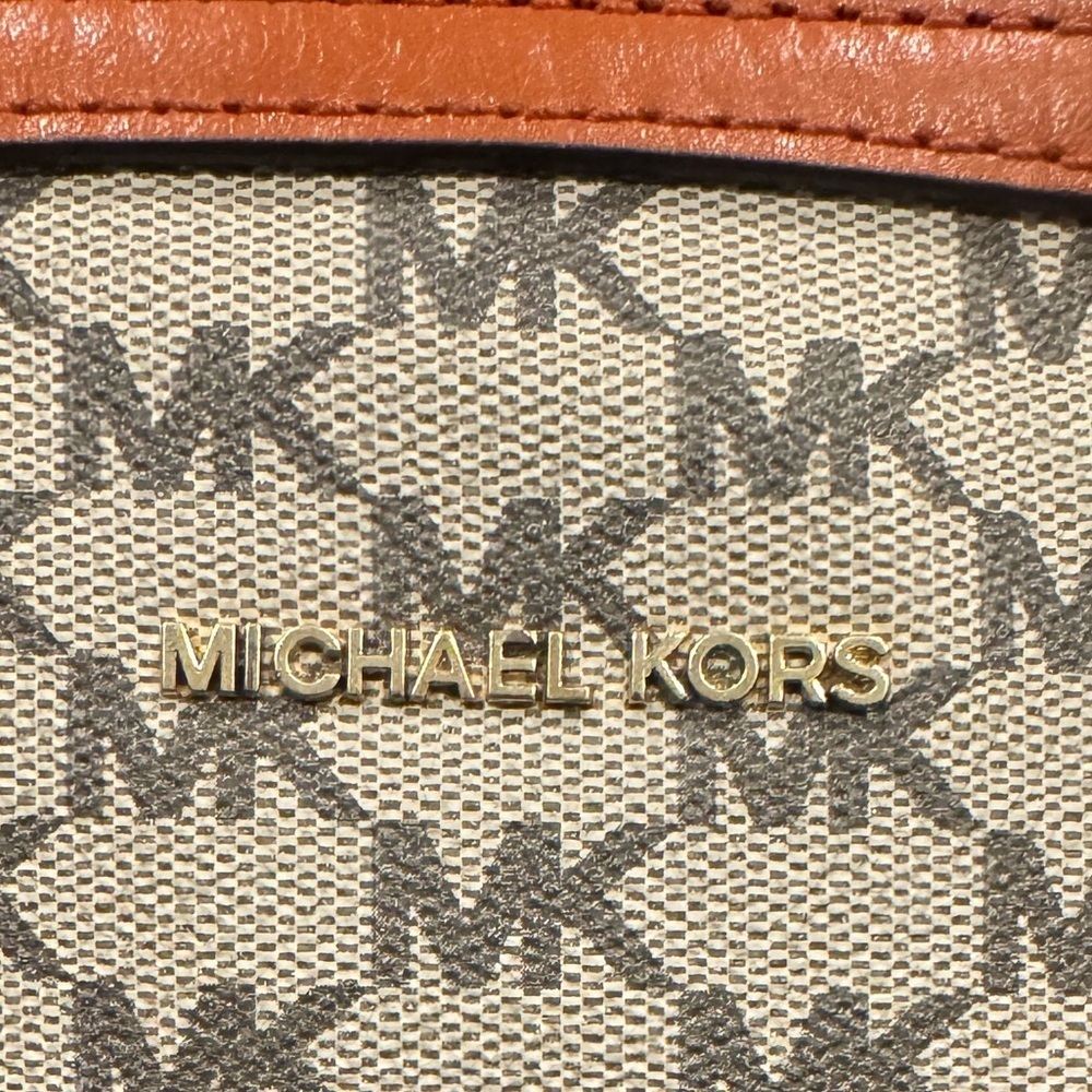 Michael Kors Mercer Duffle (EUC) - Picture 4 of 15